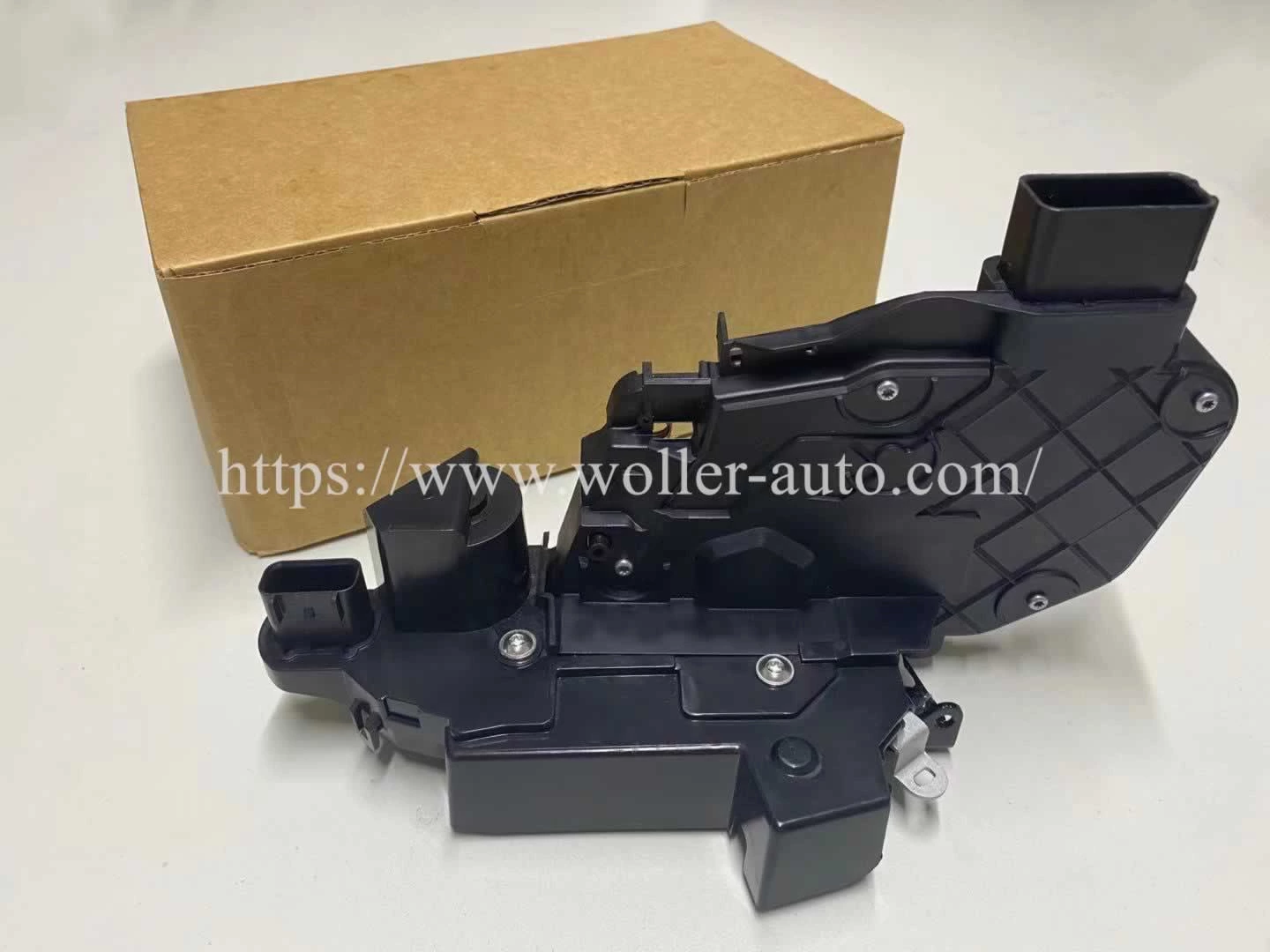thumbnail image 2 of Front Right Door Lock Actuator For Land Rover Discovery MK4 - LR014100, 10 Year Warranty 2 of 5