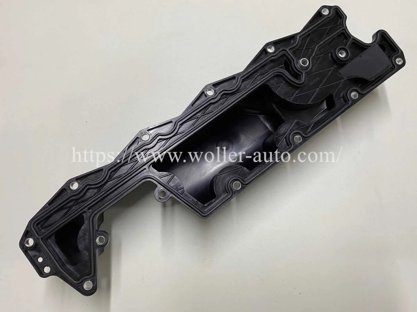 Engine Valve Cover OE 30757662 30731234 30788481 31319642 For Volvo XC60 XC70 XC90 S80 V70 3.2L