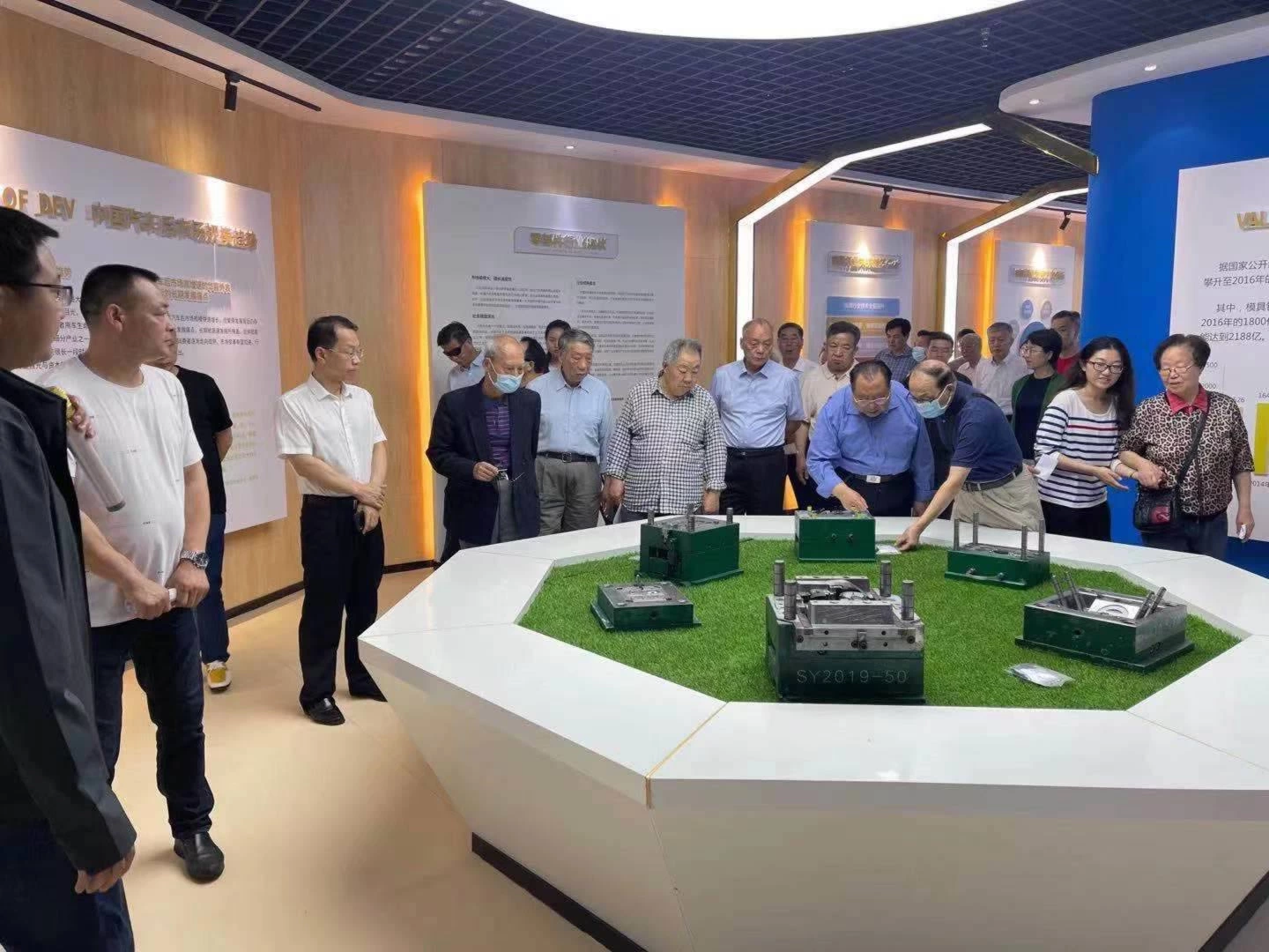 Leaders of Xiangyang City Visited Woller